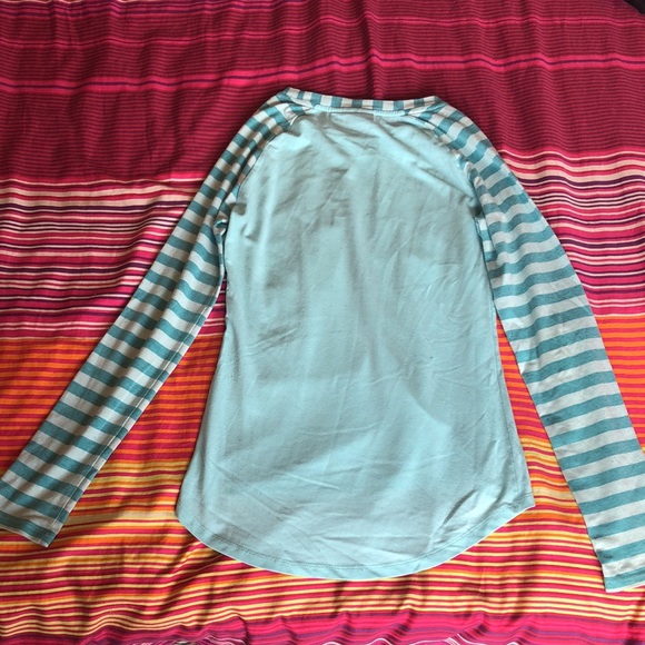 Cute cyan tee long sleeves SIZE XS 10$ - Picture 2 of 2